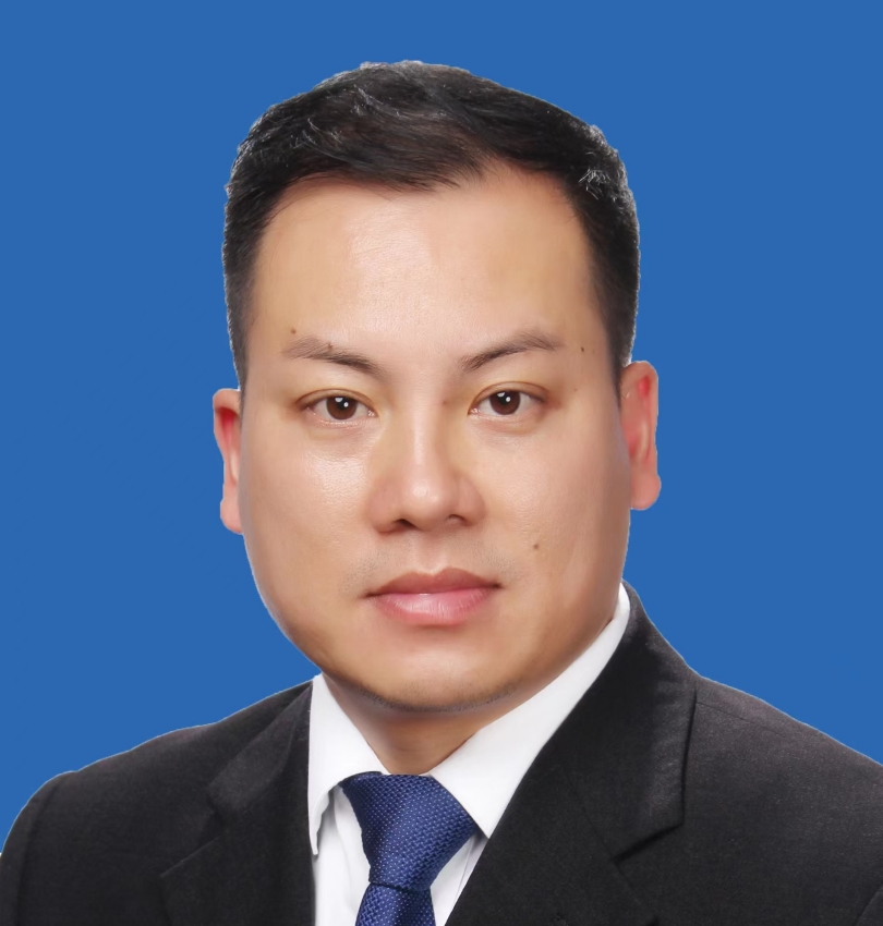 黄建东